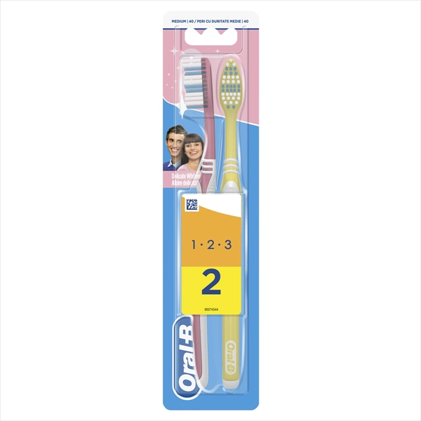 ORAL-B ČETKICA ZA ZUBE 3 EFFECT DELICATE WHITE MEDIUM 2KOM